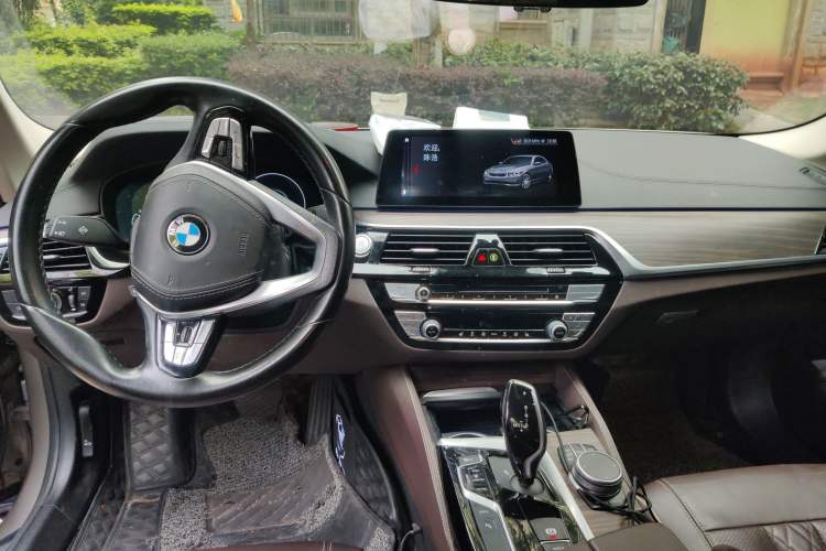 Used BMW 5 Series New Energy 2019 530Le Pioneer Edition Center Console