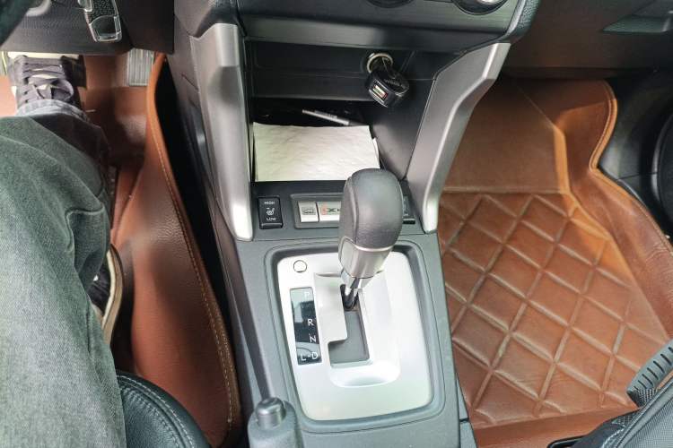 Used Subaru Forester 2014 2.0i Automatic Luxury Edition
