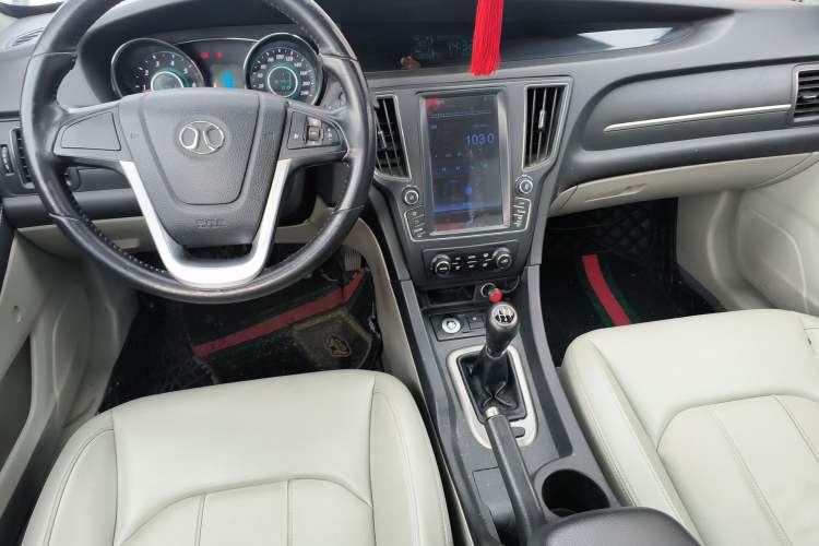 Used BAIC Senova D50 2016 1.5L Manual Elite Edition Center Console