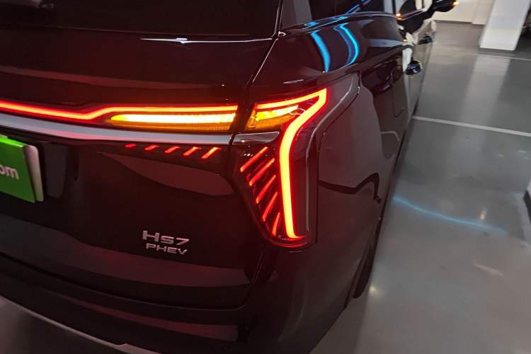 Used Hongqi HS7 PHEV 2024 2.0T PHEV Four-Wheel Drive Flagship Edition 7 Seats
