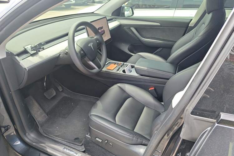 Used Tesla Model Y 2024 Rear-Wheel-Drive Version Left Front Seat