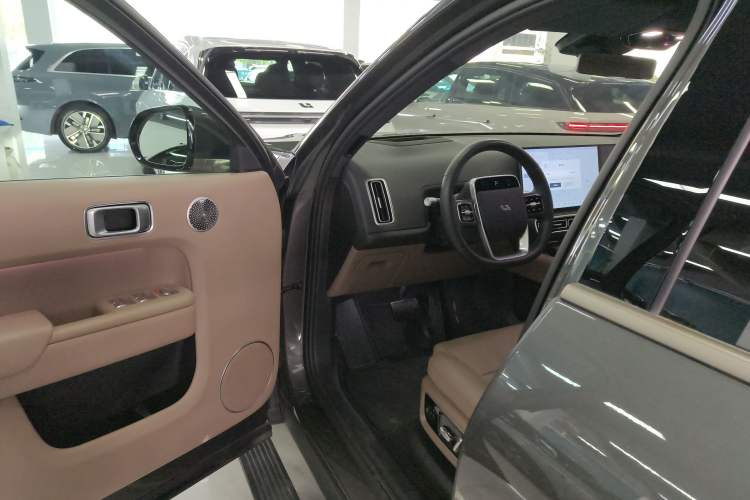 Used Li Auto L9 2025 Pro Smart Refreshed Edition
