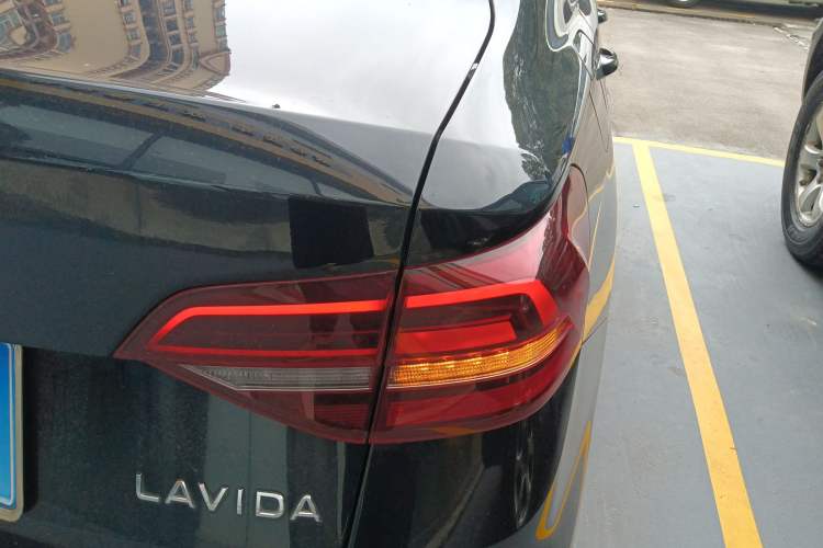 Used Volkswagen Lavida 2021 1.5L Automatic Comfort Edition
