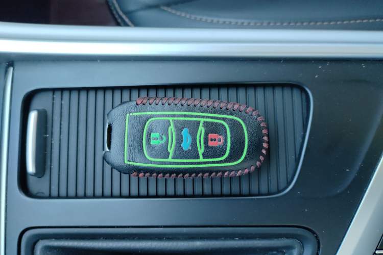 Used Geely Auto Vision X6 2018 1.4T CVT 4G Connected Flagship Edition
