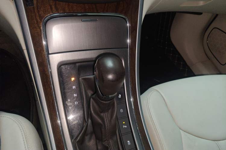 Used Roewe e950 2017 50T Hybrid Connected Executive Edition