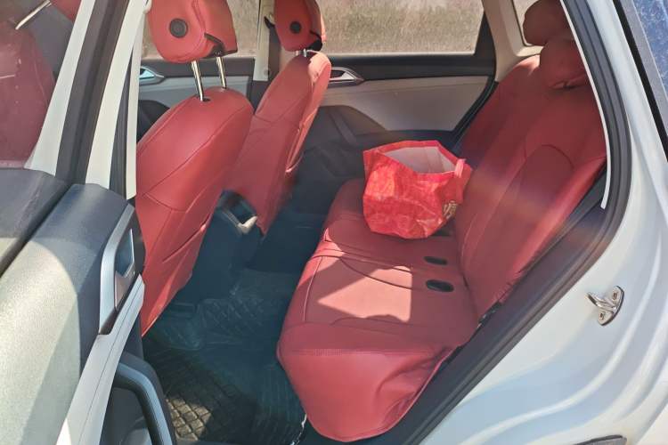 Used Volkswagen Tharu 2023 300TSI Two-Wheel-Drive Crescent Edition
