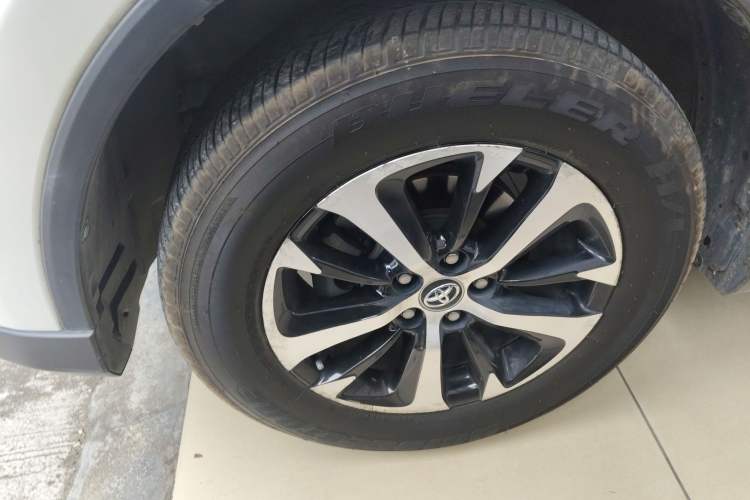 Used Toyota RAV4 2016 2.0L CVT Two-Wheel Drive Fashion Edition China V Standard