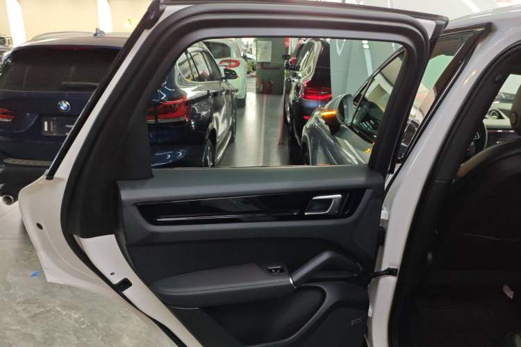 Used Porsche Cayenne E-Hybrid 2021 Cayenne E-Hybrid 2.0T