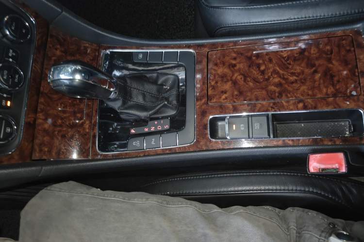 Used Volkswagen Passat 2011 1.8TSI DSG Prestige Edition Gear Lever