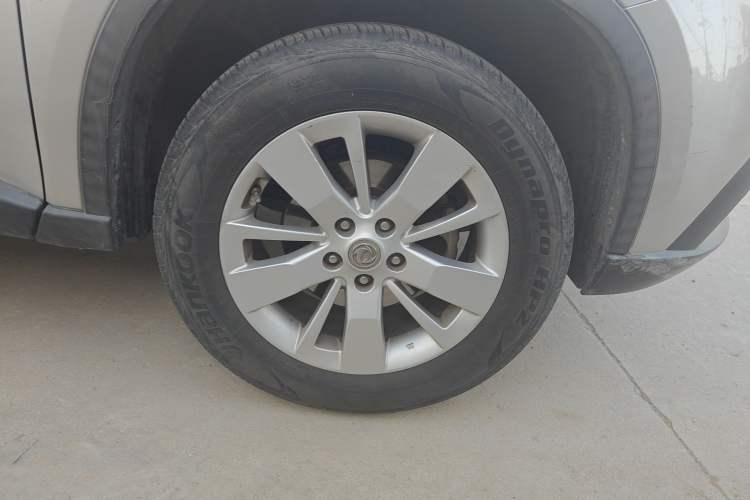 Used Dongfeng Fengdu MX6 2015 2.0L CVT 4x4 Dream Edition
