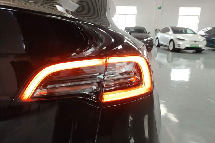 Used Tesla Model Y 2021 Standard Range Rear-Wheel Drive Version
