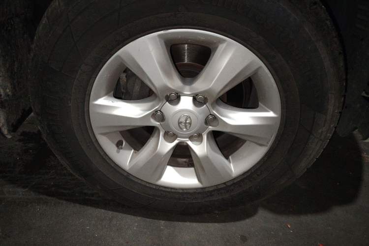 Used Toyota Prado 2013 2.7L Automatic Middle East Version
