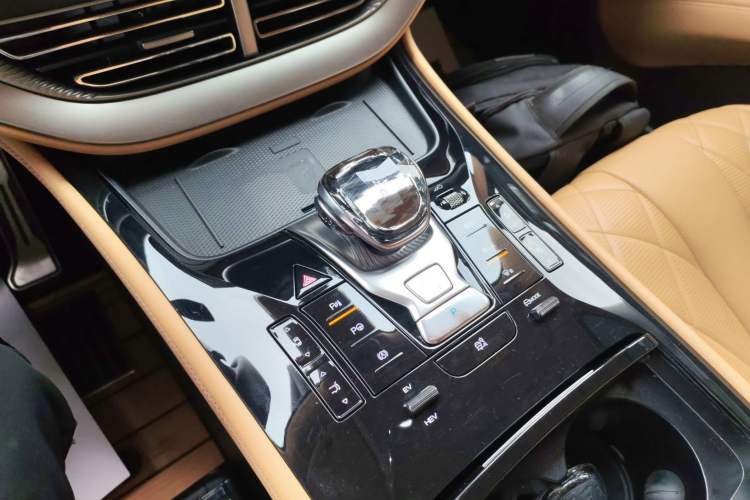 Used Denza D9 2025 DM-i Intelligent Drive 1020 Four-Wheel Drive Flagship Model Gear Lever