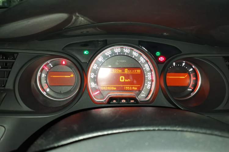 Used Citroen C5 2013 2.0L Manual Comfort Version Instrument Cluster