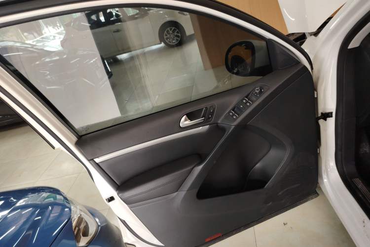 Used Volkswagen Tiguan L 2015 1.8TSI Automatic Two-Wheel Drive Luxury Model