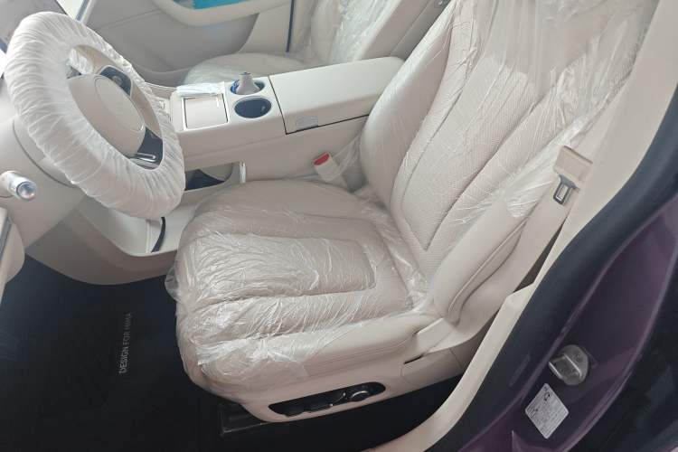 Used Hima Luxeed R7 2024 All-Electric 667 km Max
