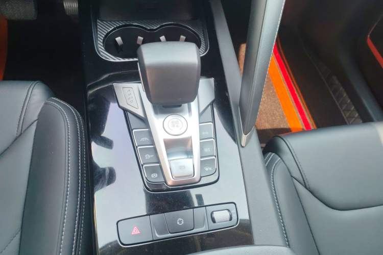 Used BYD Song Pro 2019 1.5T Automatic Luxury Model Gear Lever