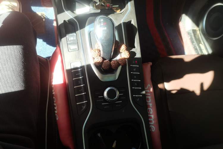 Used Wey VV6 2020 2.0T Two-Wheel Drive Smart Enjoyment+