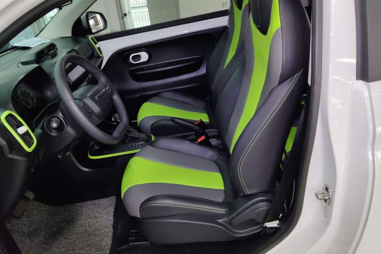 Used Roewe Clever 2021 302 km New Four-Seater Super-Efficient Version