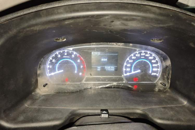 Used JMC Transit 2021 2.8T Space King Standard Version Long Wheelbase Mid-Height Roof Rear Dual Tires – Step 6-Seater Diesel China VI Emission Standard JX493
