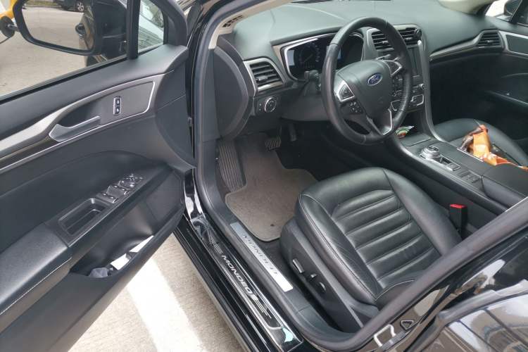 Used Ford Mondeo 2017 EcoBoost 180 Luxury Model Driver Seat