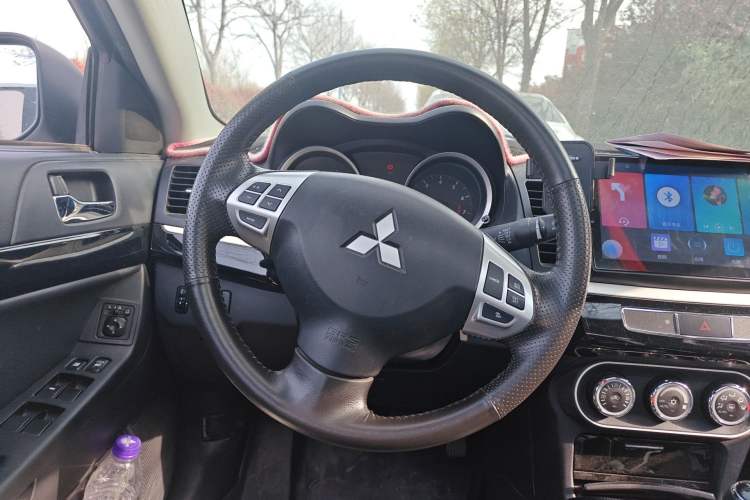 Used Mitsubishi Lancer EX 2016 1.8L Manual Black-and-White Retro Edition