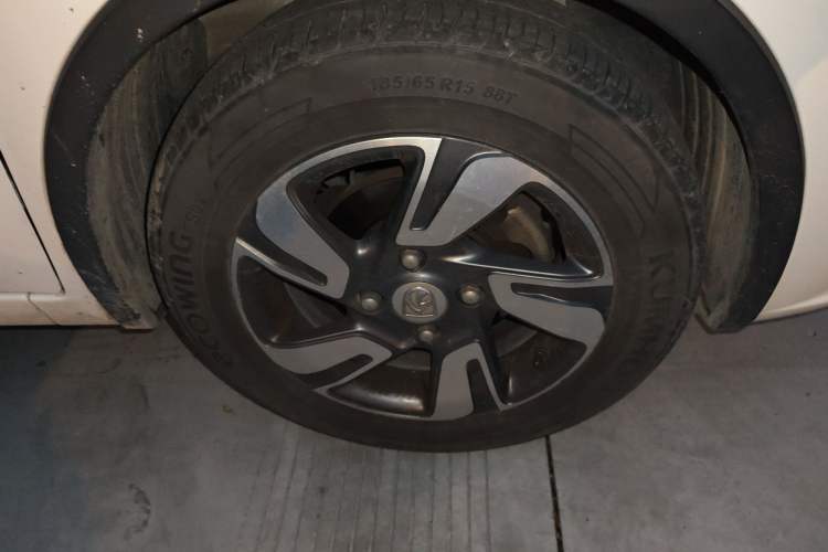 Used Baojun 310W 2017 1.5L Manual Luxury Edition China V Right Front Wheel Hub