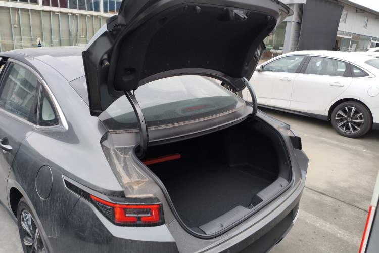 Used CHANGAN Eado 2025 Blue Whale 1.5T 500Bar Prestige Model