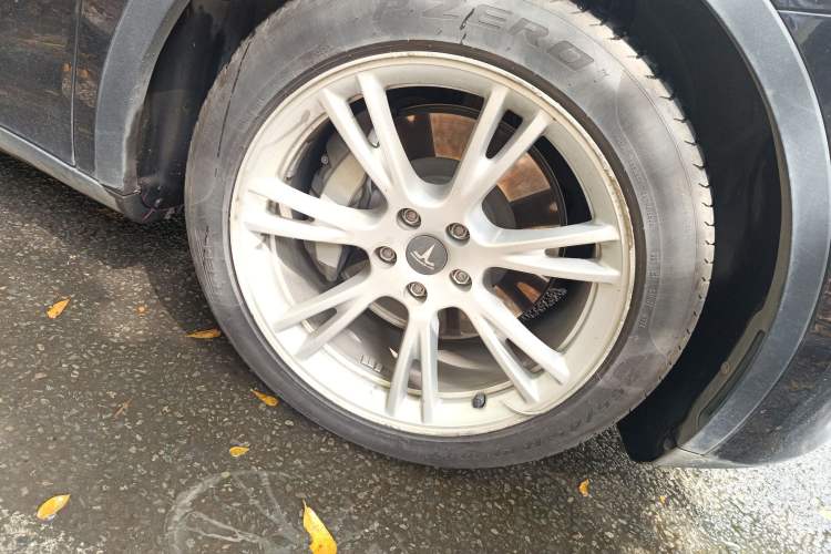 Used Tesla Model Y 2021 Standard Range Rear-Wheel Drive Version
