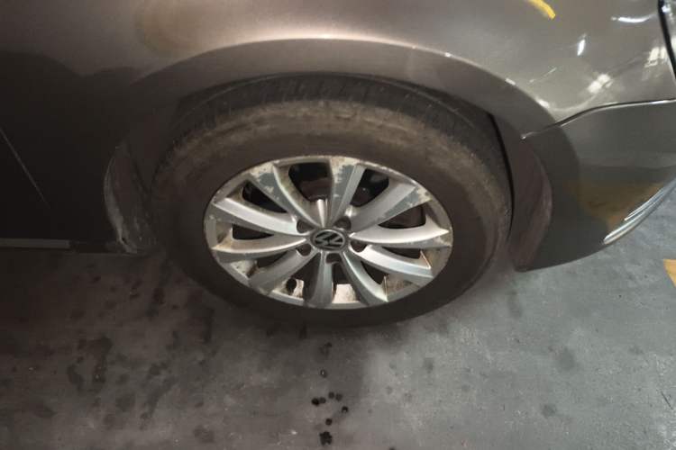 Used Volkswagen Magotan 2013 1.8TSI Luxury Model Right Front Wheel Hub
