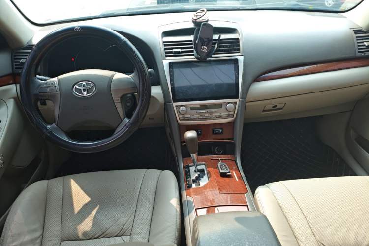 Used Toyota Camry 2013 200G Classic Luxury Edition Center Console