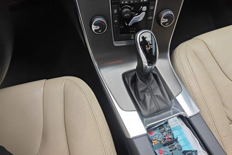 Used Volvo S60 2014 T5 Zhiyi Edition Gear Lever