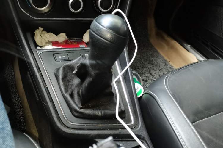 Used Volkswagen Lavida 2015 1.6L Manual Comfort Edition Gear Lever