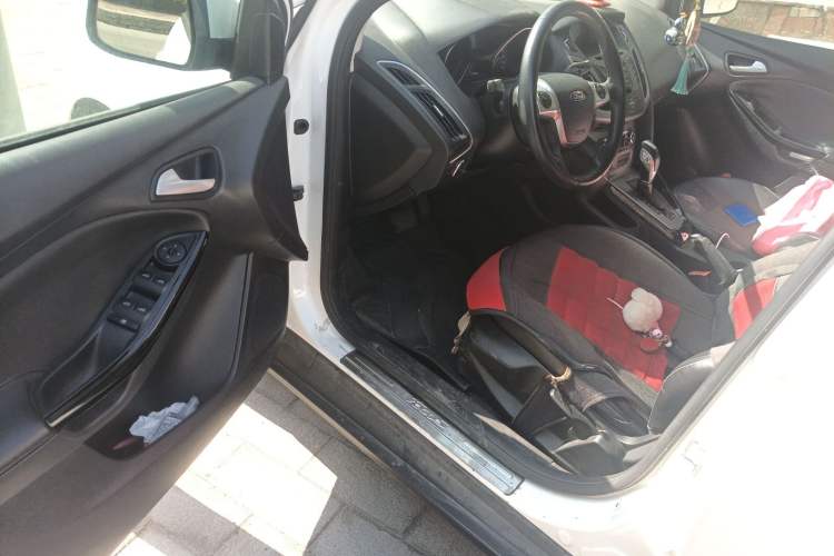 Used Ford Focus 2012 Hatchback 1.6L Automatic Fashion Edition
