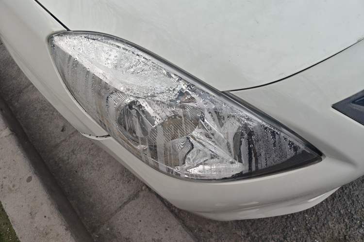 Used Nissan Sunny 2011 1.5XE Manual Comfort Edition Right Front Headlight