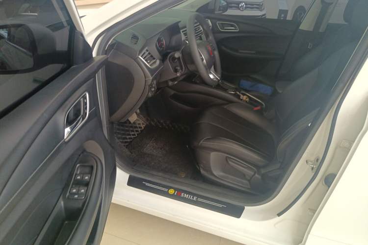 Used Roewe i5 2019 1.5L Automatic 4G Connected Linghao Flagship Edition