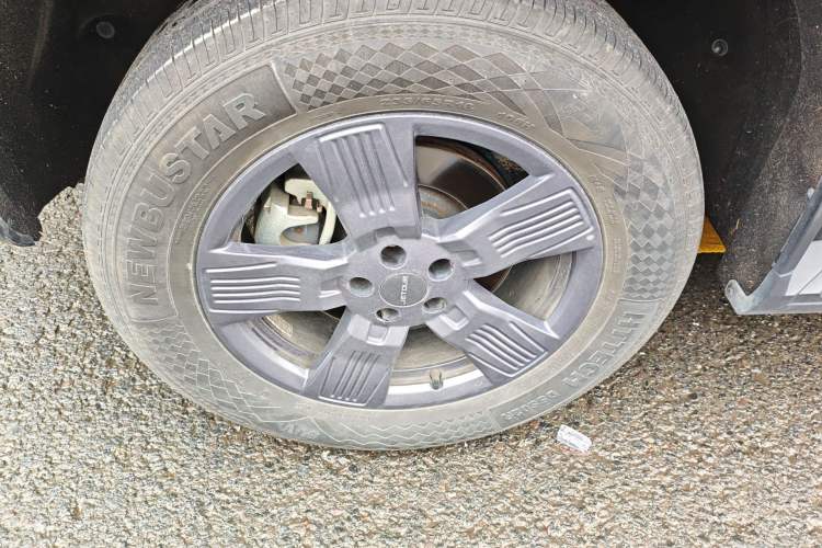 Used JETOUR Traveler 2023 1.5T Two-Wheel Drive Discovery PRO Left Front Wheel Hub