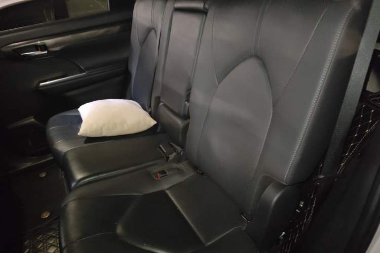 Used Toyota Highlander 2022 Dual-Engine 2.5L Four-Wheel Drive Supreme Edition 7-Seater Left Rear Seat