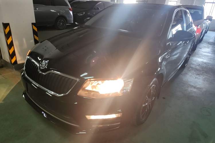 Used Skoda Octavia 2017 1.6L Automatic Smart Drive Edition