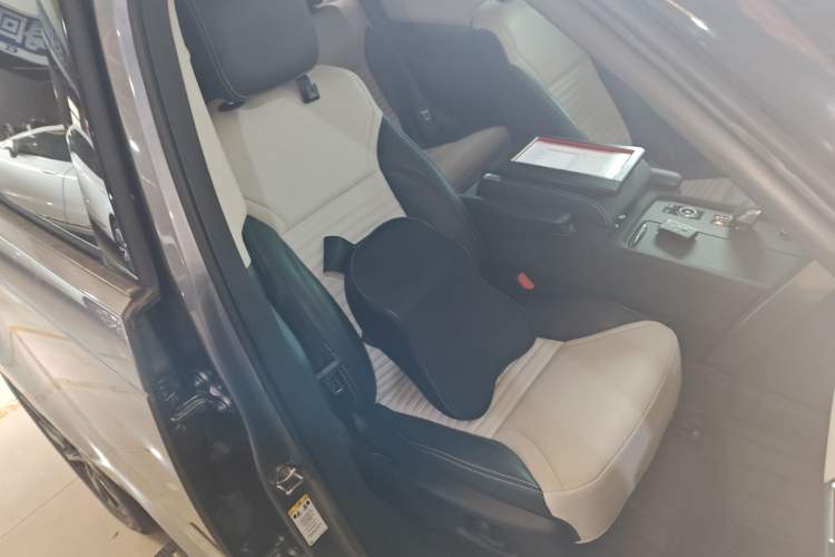 Used Land Rover Discovery 2021 360 PS R-Dynamic SE