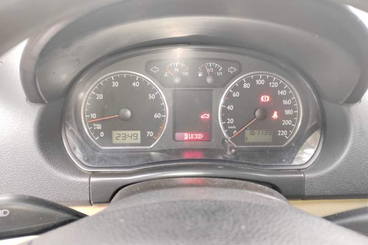 Used Volkswagen Polo 2009 Jingqu 1.6L Automatic Elegant Edition Instrument Cluster