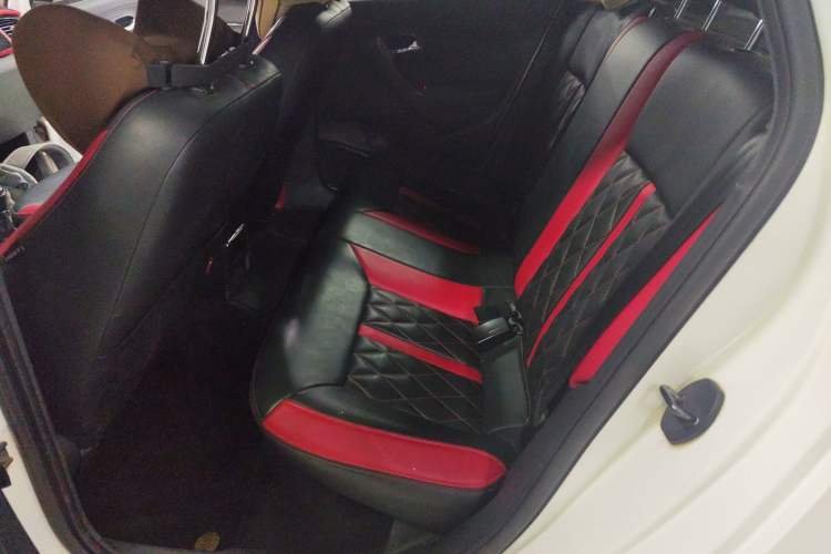 Used Volkswagen Polo 2016 1.4L Manual Fashion Model