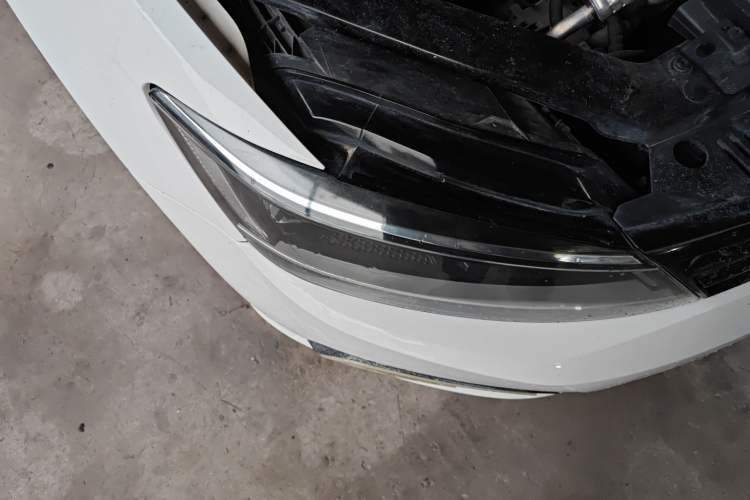 Used Volkswagen Lamando 2018 280TSI DSG Comfort Edition Right Front Headlight