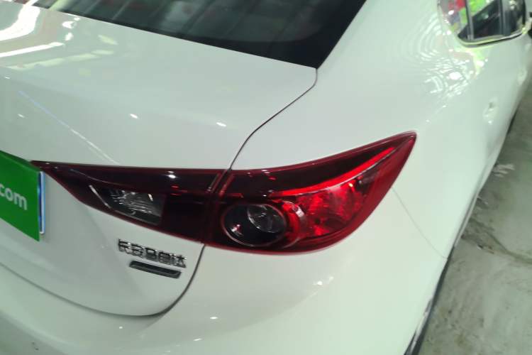 Used Mazda 3 Axela 2017 Sedan 1.5L Automatic Comfort Model China VI Standard Exterior 1