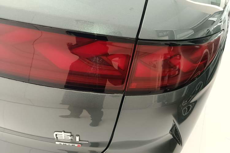 Used BYD Tang L 2025 DM 175KM Drone Player Edition Right Rear Taillight