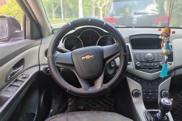 Used Chevrolet Cruze 2012 1.6L SL MT Steering Wheel