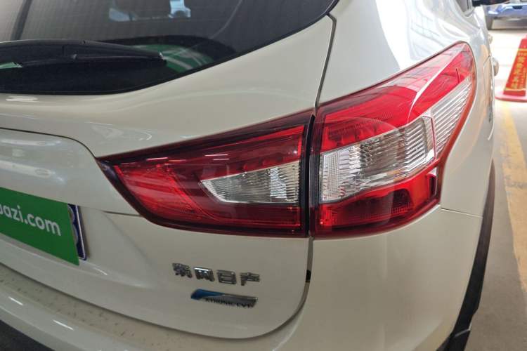 Used Nissan Qashqai 2016 2.0L CVT Luxury Edition Exterior 3