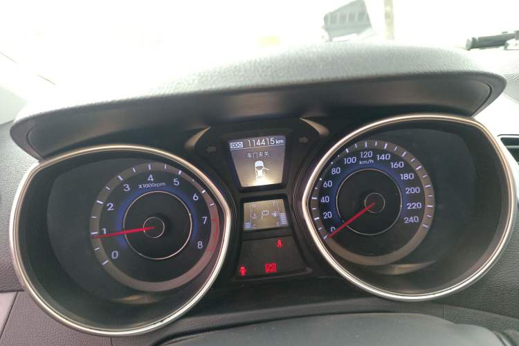 Used Hyundai Elantra (5th Generation / Langdong) 2016 1.6L Automatic Smart Version