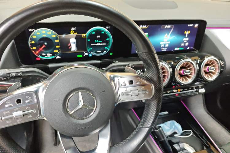 Used Mercedes-Benz EQA 2022 EQA 300 4MATIC Launch Edition
