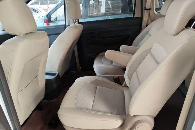 Used Wuling Hongguang 2014 1.5L S Standard Version
